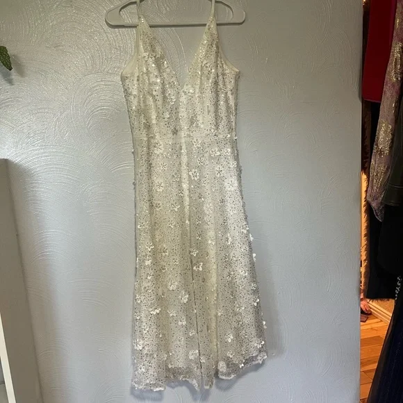 Dress the Population Elisa Floral Applique Sequin Dress in Ivory Beaded Shimmer - Picture 4 of 8